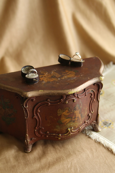 ミニチュア家具のトリンケットボックス　天使　妖精　フランス アンティークストリュフ