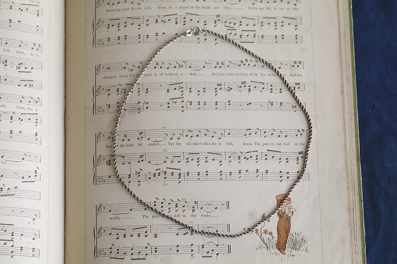 ヴィンテージシルバー　ロープネックレス　アンティークジュエリー　ヴィンテージアクセサリー　イギリス　アンティークストリュフ 20251216