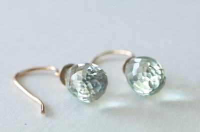 ブリオレットカットグリーンクォーツピアス　イヤリング　イギリス　アンティークストリュフ