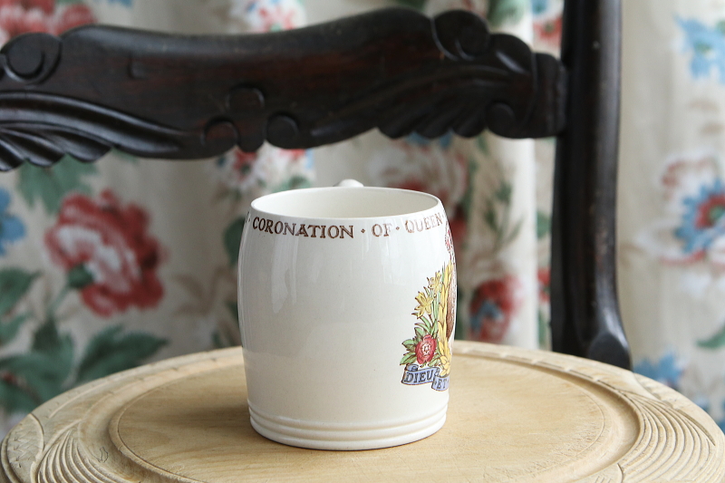 エリザベス2世のコロネーションマグ　spode copeland イギリス　アンティークストリュフ