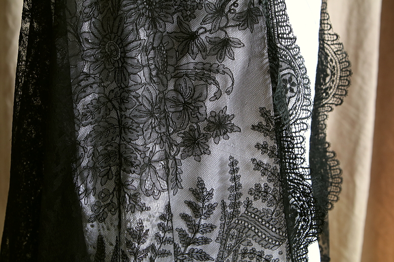 ヴィクトリアンチュールレースショール　イギリス　アンティークストリュフ