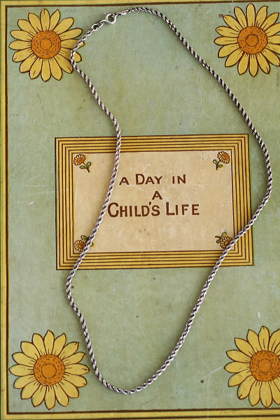 ヴィンテージシルバー　ロープネックレス　アンティークジュエリー　ヴィンテージアクセサリー　イギリス　アンティークストリュフ 20251216