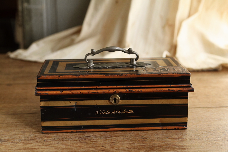 ジャパンドブラックキャッシュボックス　イギリス アンティークストリュフ