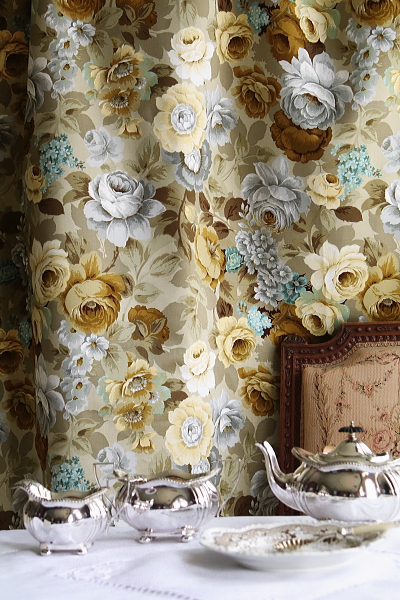 薔薇と勿忘草のヴィンテージプリントファブリック　sanderson イギリス　アンティークストリュフ