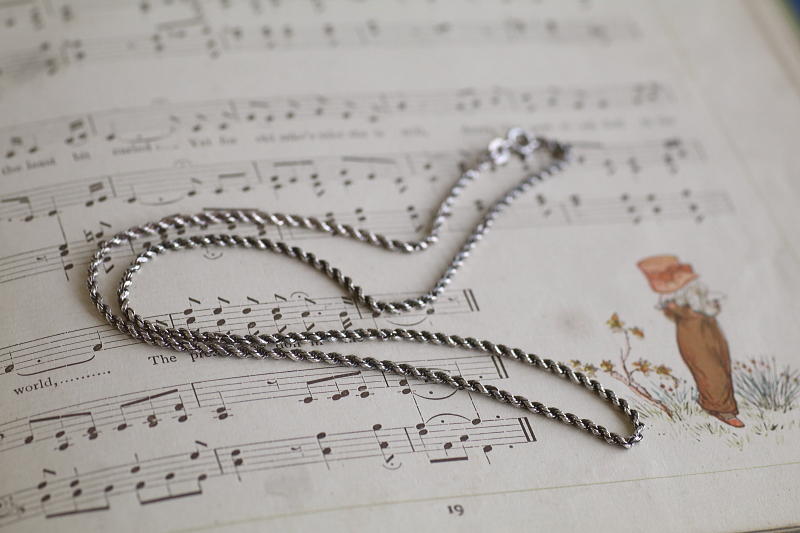 ヴィンテージシルバー　ロープネックレス　アンティークジュエリー　ヴィンテージアクセサリー　イギリス　アンティークストリュフ 20251216