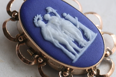 WEDGWOOD ウェッジウッド　ジャスパーウェアカメオブローチ　イギリス　アンティークストリュフ