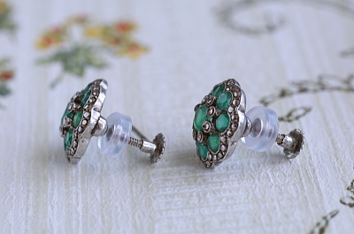 グリーンストーン&マーカサイト　シルバーイヤリング　ヴィンテージジュエリー　アクセサリー　ヨーロッパ　アンティークストリュフ 20251218