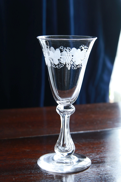 葡萄のエングレーヴィングクリスタルグラス　イギリス