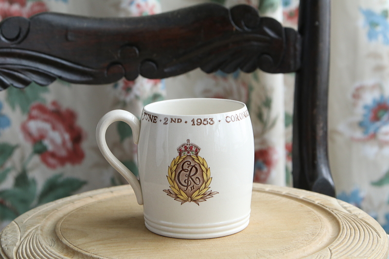 エリザベス2世のコロネーションマグ　spode copeland イギリス　アンティークストリュフ