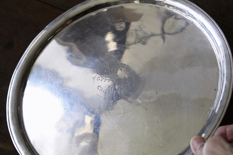 シルバープレート　ラウンドトレイ　コルカタ アンティークストリュフ