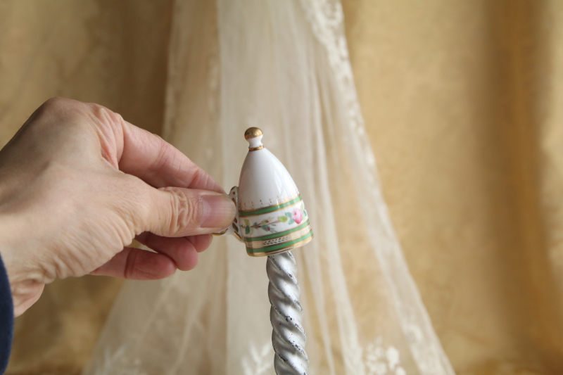 ハンドペイントキャンドルスナッファー　バラ　蝶々　イギリス　ヴィクトリアン アンティークストリュフ