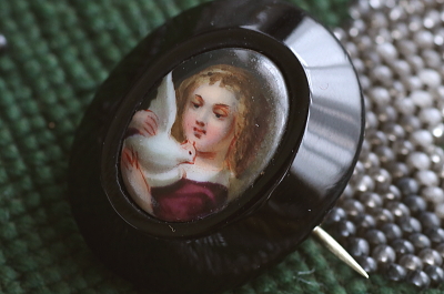 少女のミニアチュール　ジェットフレームブローチ　アンティークジュエリー　ヴィンテージアクセサリー　イギリス　アンティークストリュフ 20251211