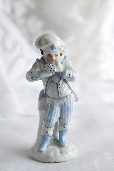 二角帽子の少年像　ドイツ　アンティークストリュフ