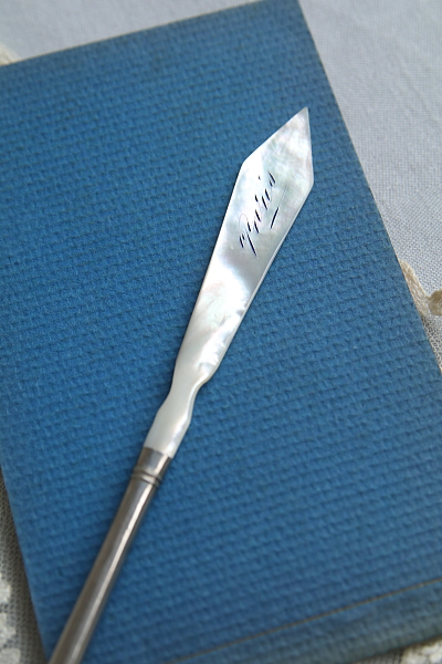 パリのスーベニール　ペンアンドペーパーナイフ　フランス　アンティークストリュフ