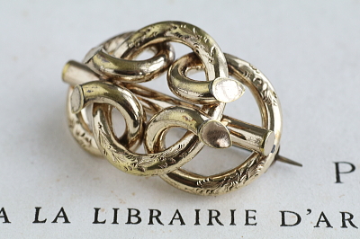 ヴィクトリアンラヴァーズノット　シャトレーン　ブローチ　イギリス　フランス　アンティークストリュフ