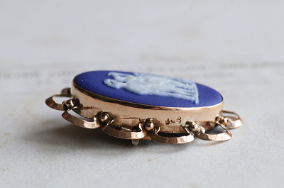 WEDGWOOD ウェッジウッド　ジャスパーウェアカメオブローチ　イギリス　アンティークストリュフ