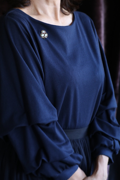 サフィレットブローチ　ヴィクトリアン　イギリス アンティークストリュフ