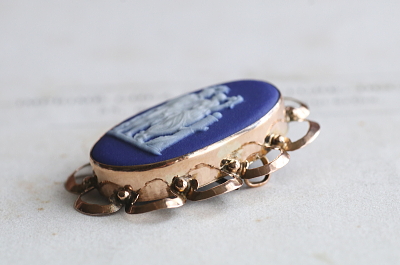 WEDGWOOD ウェッジウッド　ジャスパーウェアカメオブローチ　イギリス　アンティークストリュフ