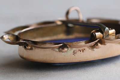 WEDGWOOD ウェッジウッド　ジャスパーウェアカメオブローチ　イギリス　アンティークストリュフ