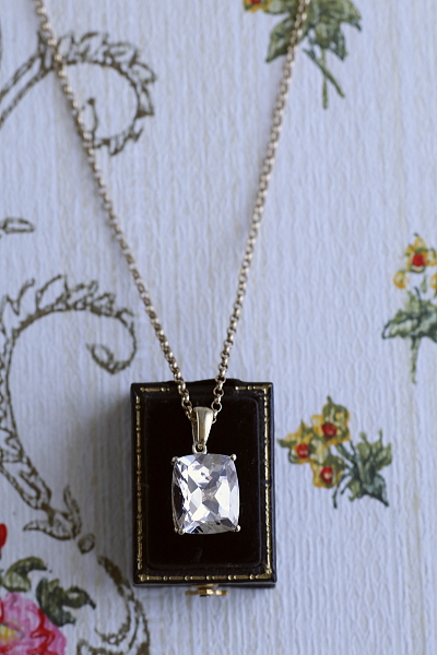 シンセティックスピネル　ゴールドプレートペンダント　ヴィンテージジュエリー　アクセサリー　イギリス　アンティークストリュフ 20251218