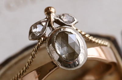 オーバルローズカットダイヤモンドリング　イギリス アンティークストリュフ