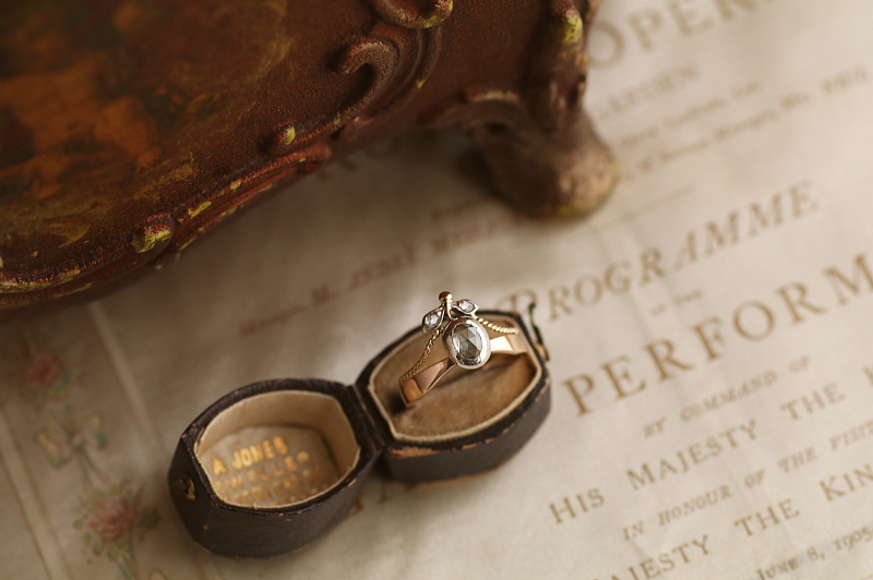 オーバルローズカットダイヤモンドリング　イギリス アンティークストリュフ