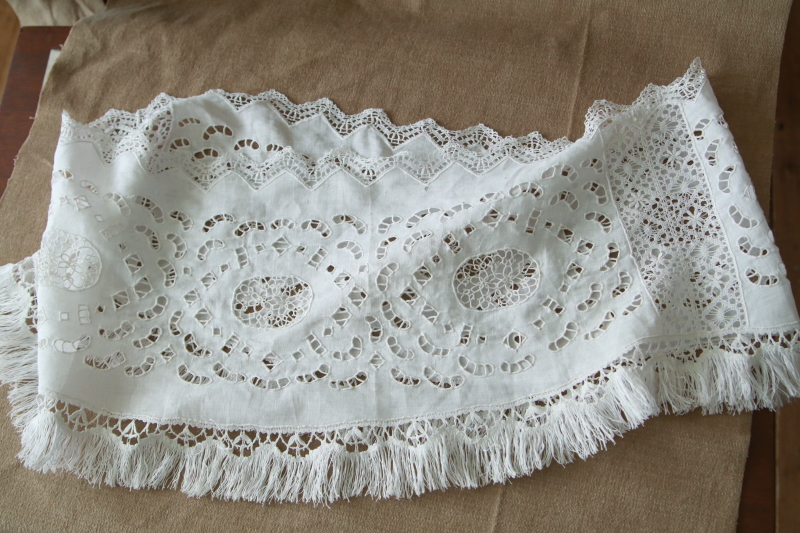 カットワークとレースのループリネンパネル　フランス　アンティークストリュフ