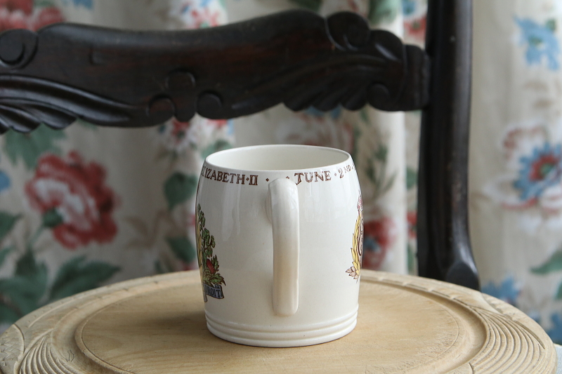 エリザベス2世のコロネーションマグ　spode copeland イギリス　アンティークストリュフ