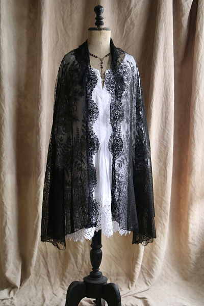 ヴィクトリアンチュールレースショール　イギリス　アンティークストリュフ