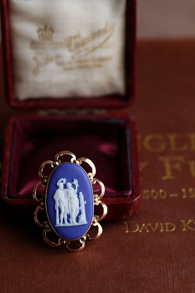 WEDGWOOD ウェッジウッド　ジャスパーウェアカメオブローチ　イギリス　アンティークストリュフ 20260424