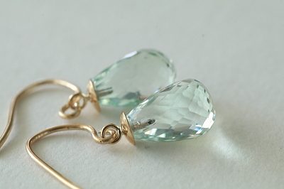 ブリオレットカットグリーンクォーツピアス　イヤリング　イギリス　アンティークストリュフ