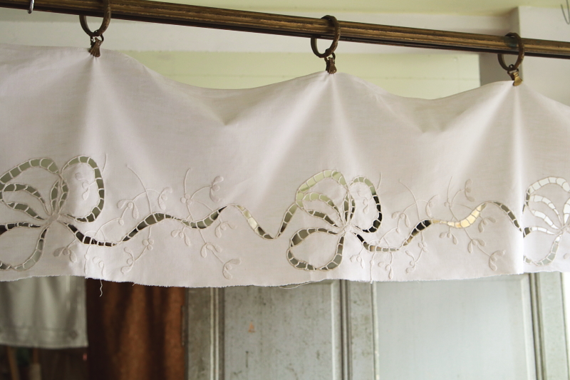 ヤドリギとリボン　カットワーク刺繍パネル　フランス　アンティークストリュフ