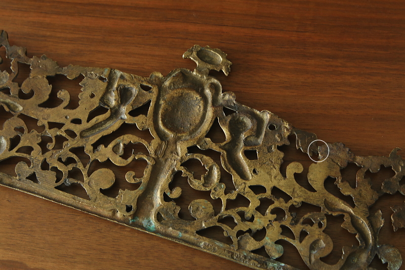 天使の真鍮家具飾り　フランス　アンティークストリュフ