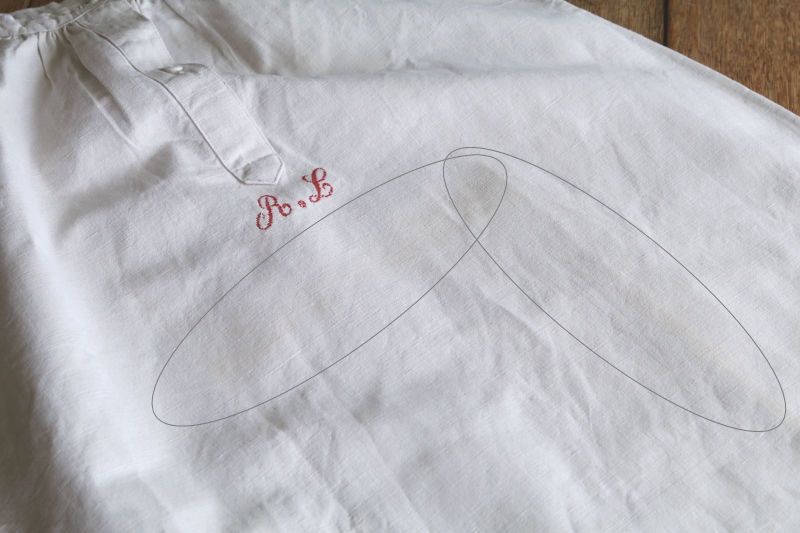 イニシャル刺繍のリネンナイティ　フランス　アンティークストリュフ