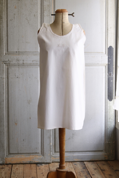 イニシャル刺繍のリネンナイティ　フランス　アンティークストリュフ