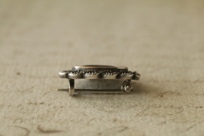 ミニアチュールの天使　マーカサイトシルバーブローチ　フランス　アンティークストリュフ