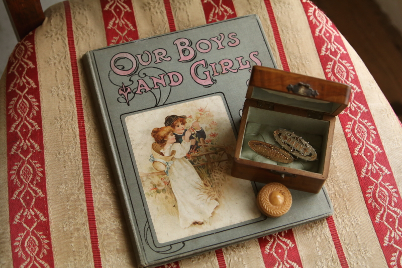 エドワーディアンの児童書　our boys and  girls　イギリス  アンティークストリュフ