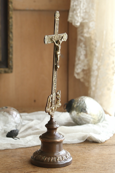 真鍮の磔刑のイエス像　フランス アンティークストリュフ 20251224