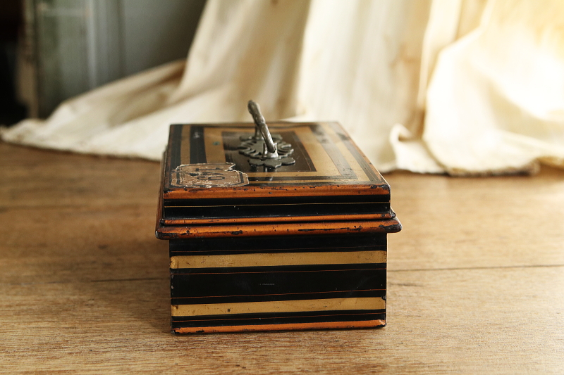 ジャパンドブラックキャッシュボックス　イギリス アンティークストリュフ