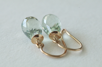 ブリオレットカットグリーンクォーツピアス　イヤリング　イギリス　アンティークストリュフ