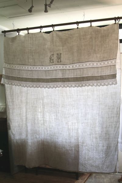 花文字刺繍とクロッシェのリネンシーツ　フランス　アンティークストリュフ