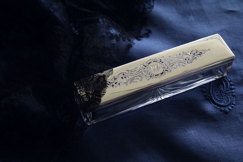 銀蓋のハットピンボックス　イギリス　アーリーヴィクトリアン　アンティークストリュフ