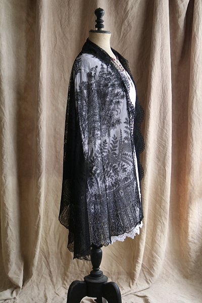 ヴィクトリアンチュールレースショール　イギリス　アンティークストリュフ