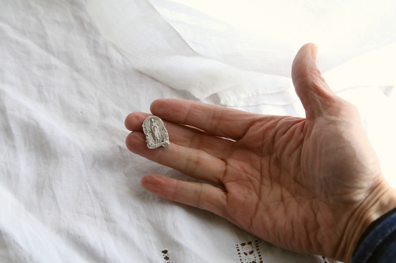 ルルドの聖母のシルバーメダイ　フランス アンティークストリュフ