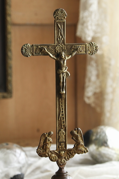 真鍮の磔刑のイエス像　フランス アンティークストリュフ 20251224