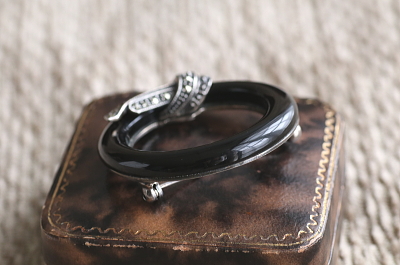 オニキスサークルブローチ　マーカサイト　シルバー　ヨーロッパ　アンティークストリュフ