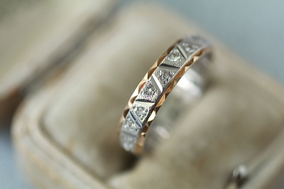 ホワイトスピネルエタニティリング　イギリス　アンティークストリュフ