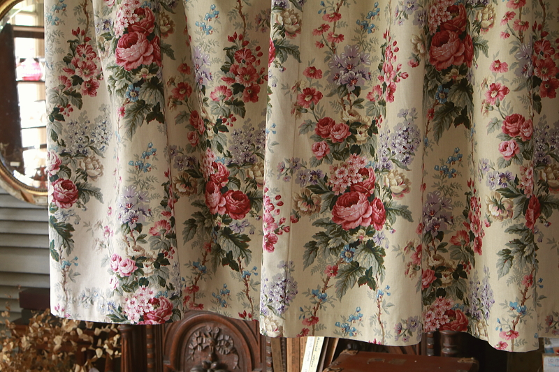 薔薇のヴィンテージカーテン　イギリス　アンティークストリュフ