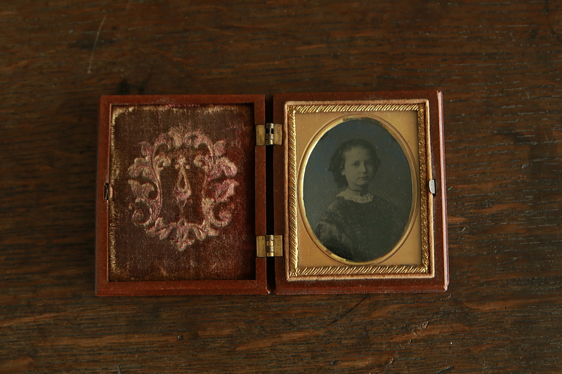 少女のガラス写真　ユニオンケース　アンブロタイプ　イギリス　アンティークストリュフ