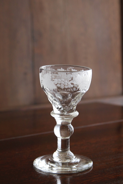 葡萄文カットクリスタルリキュールグラス　ヴィクトリアン　イギリス　アンティークストリュフ